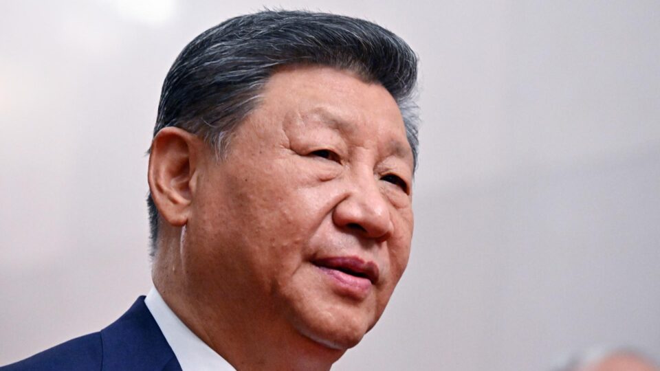 Mundo em foco: Ameaça de guerra comercial e simulação de ataque elevam tensão com a China