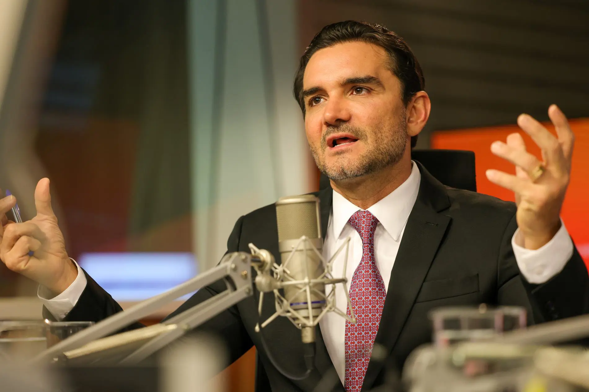 União Brasil expulsa ministro de Lula