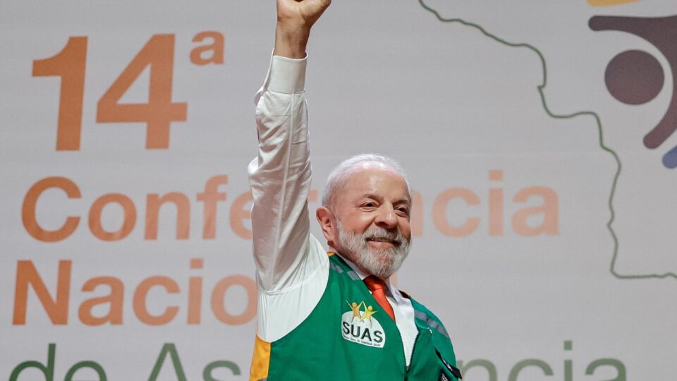 Em tom eleitoral, Lula pede que eleitores não votem em “raposa” e ironiza Bolsonaro