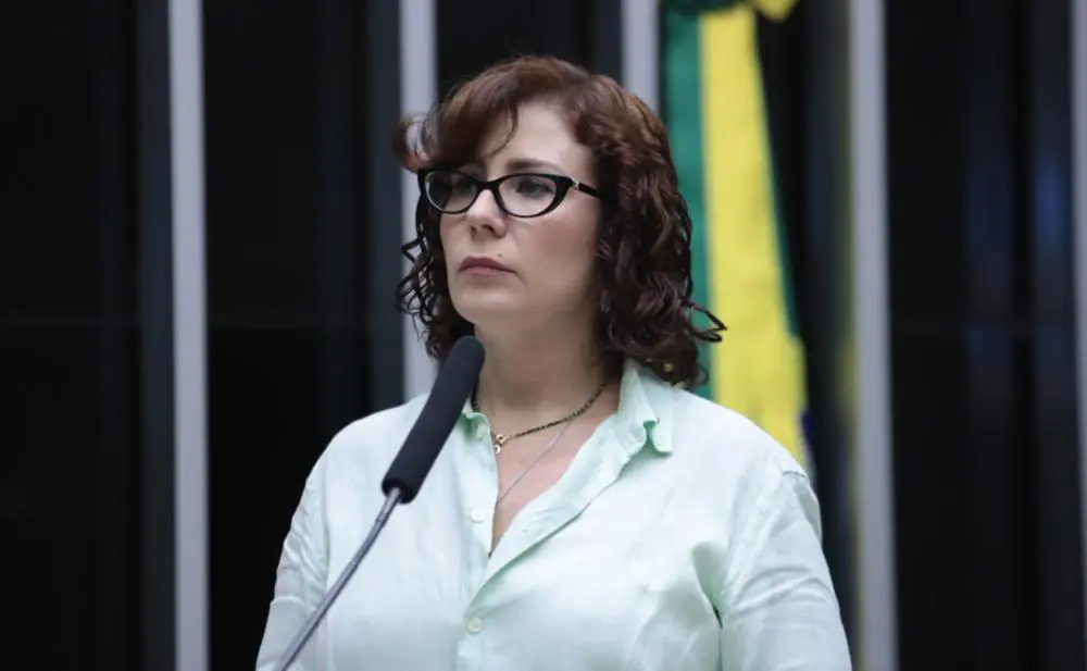 Itália pede a Moraes dados sobre prisões antes de decidir extradição de Zambelli