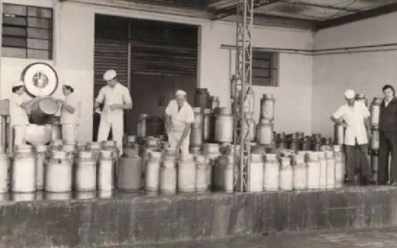 Foto antiga da Lacticínios Tirol