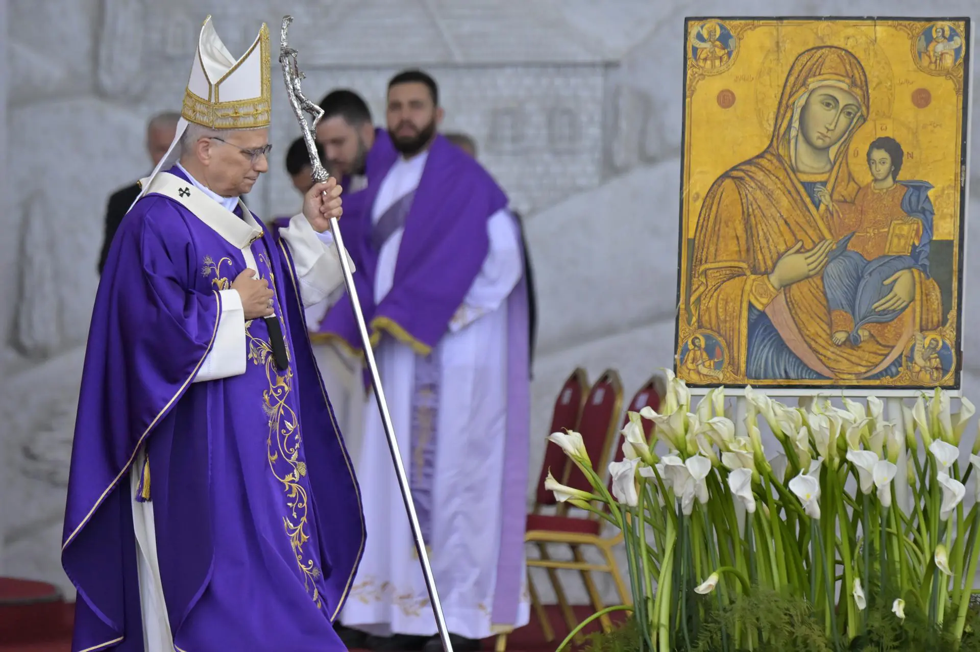 Vestimenta feita para o papa Leão XVI no Paraná.