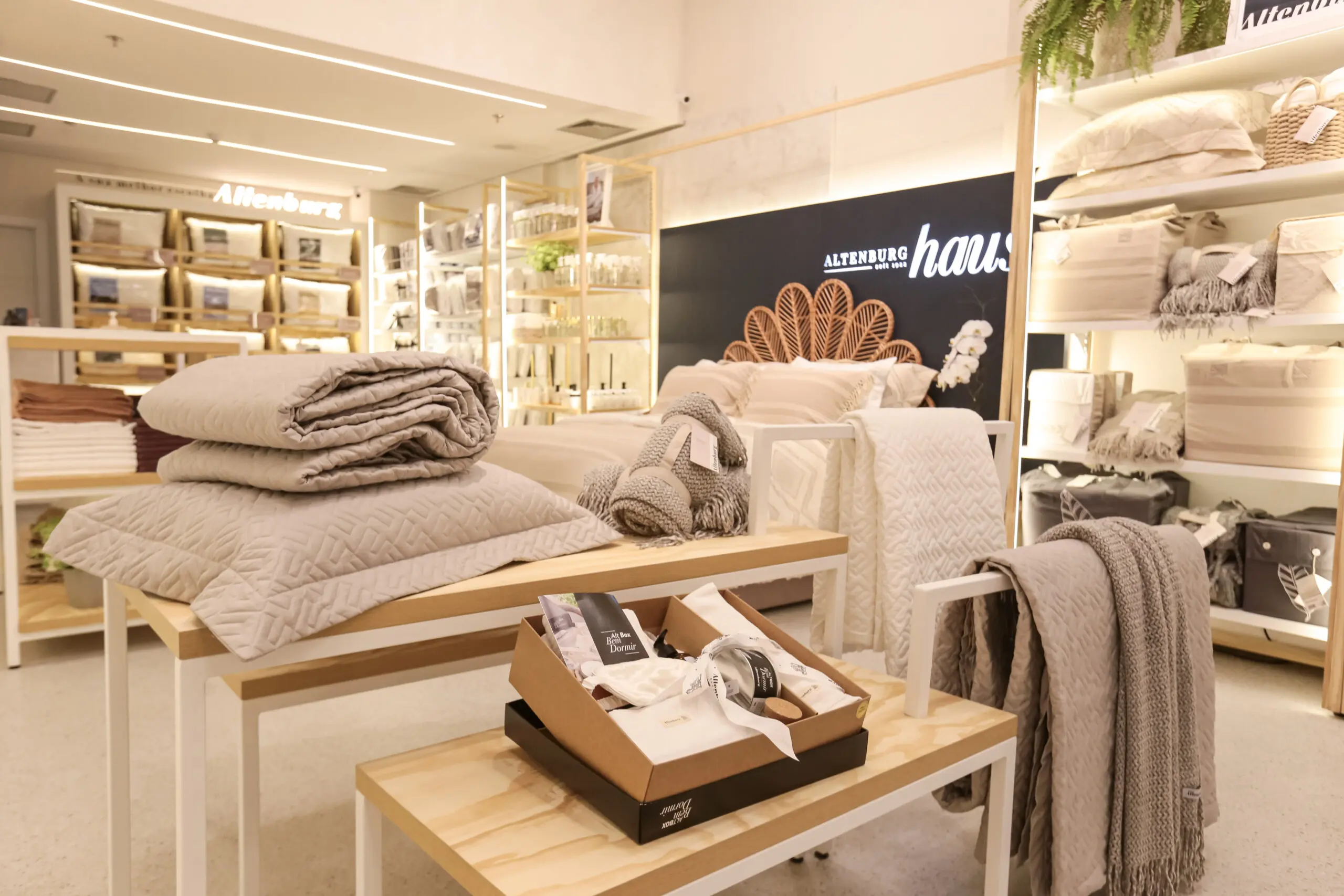 Altenburg abre três novas lojas e amplia presença nacional.