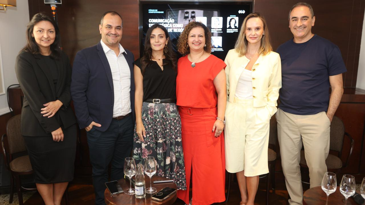 Na foto estão: Daniella Abreu, Carlos Maia, Michelle De Cerjat, Silvana Pampu, Manu Mourão e Rodrigo Cabral
