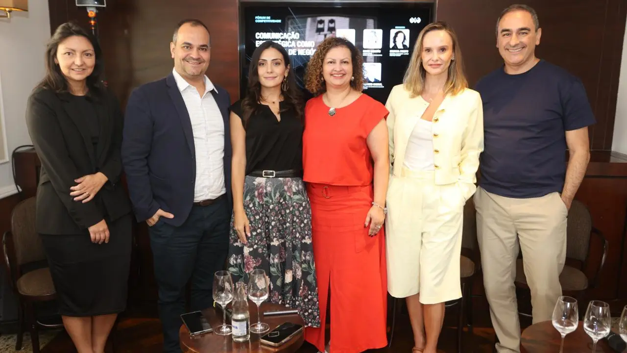 Na foto estão: Daniella Abreu, Carlos Maia, Michelle De Cerjat, Silvana Pampu, Manu Mourão e Rodrigo Cabral