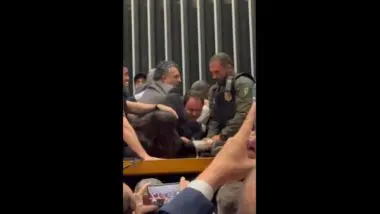 Glauber Braga ocupa cadeira de Motta e causa confusão na Câmara