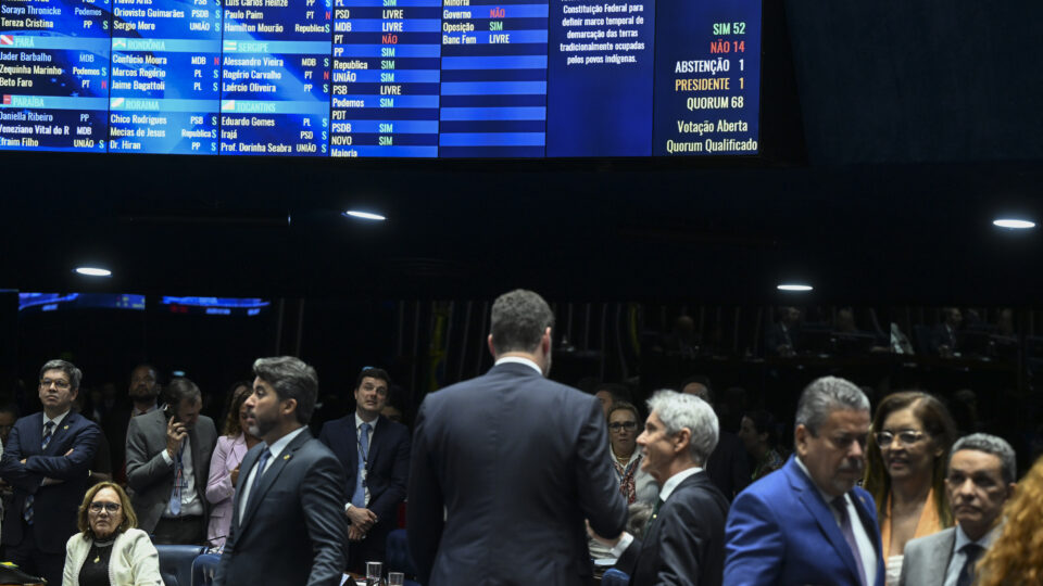 Senado aprova PEC do Marco Temporal e texto vai à Câmara
