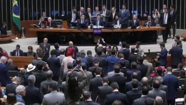 Após acordo, Câmara aprova projeto que prevê regras mais rígidas para devedor contumaz