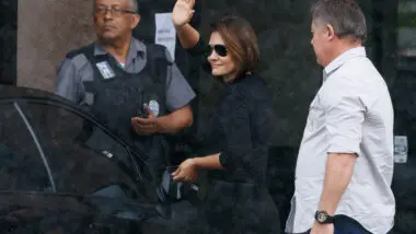 Preferência: Michelle Bolsonaro, em visita a Jair Bolsonaro na Superintendência da Polícia Federal em Brasília. A ex-primeira-dama aparece na pesquisa Ipsos-Ipec como o nome mais competitivo contra Lula.