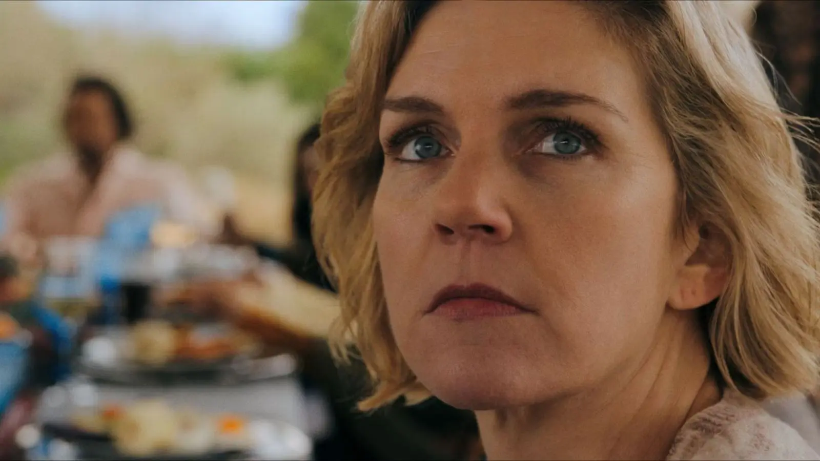 Reah Seehorn brilha como protagonista na série "Pluribus"