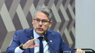 Vieira critica “carona” de Toffoli em jatinho e diz que Brasil está perto de ver ministros presos