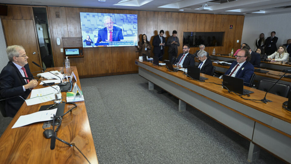 CCJ do Senado aprova fim da escala 6×1 e redução da jornada de trabalho para 40 horas