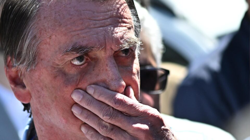 Justiça Federal retira direitos de ex-presidente de Bolsonaro