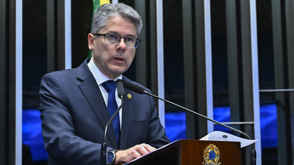 Senado aprova PL antifacção; texto volta à Câmara