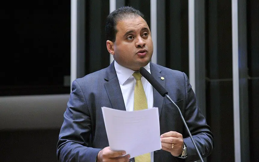 Senador Weverton Rocha (PDT-MA), relator da nova lei do impeachment na CCJ do Senado.