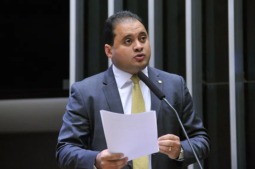 Senador Weverton Rocha (PDT-MA), relator da nova lei do impeachment na CCJ do Senado.