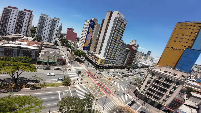 São Paulo acelera transformações urbanas, amplia conexões e reafirma sua força econômica, cultural e turística no cenário internacional.