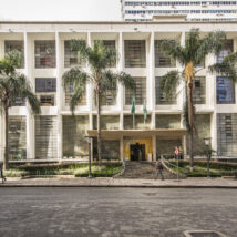Fachada da Biblioteca Pública do Paraná, em Curitiba. Imagem referente a matéria