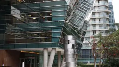 O crescimento de data centers e empresas de tecnologia no eixo Faria Lima–Berrini evidencia o avanço da capital como polo de inovação.