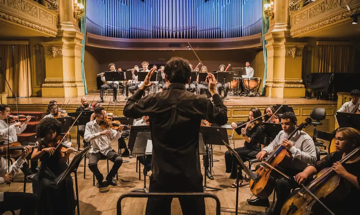 A distância entre o povo e a música erudita nunca foi questão de gosto, mas de acesso
