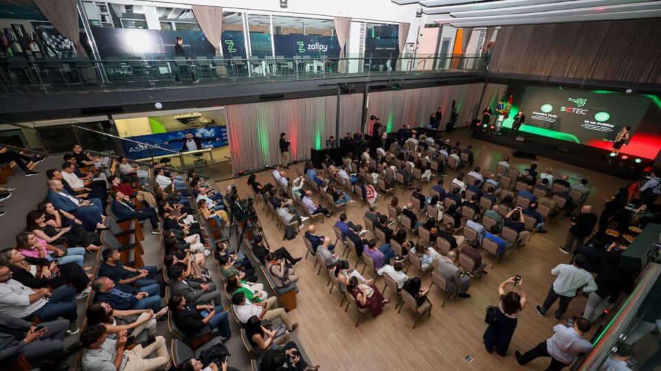 SC lança programa gratuito de capacitação em tecnologia e inteligência artificial