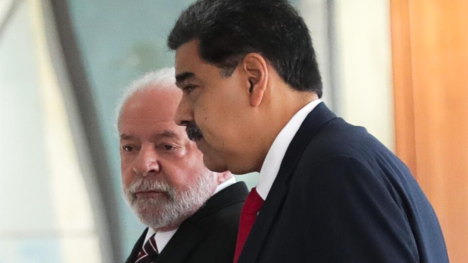 Lula teve conversa secreta com Maduro sobre ação dos EUA no Caribe