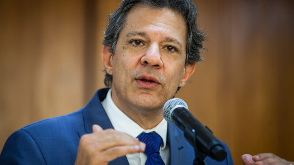 Haddad confirma que pode deixar a Fazenda para atuar na campanha de Lula