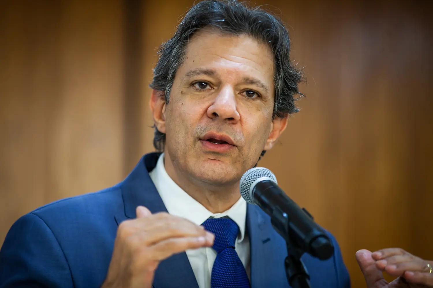 Haddad confirma que pode deixar a Fazenda para atuar na campanha de Lula