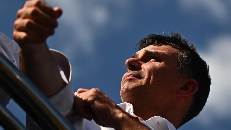 Pesquisa mostra Flávio à frente de Lula no 2º turno pela 1º vez