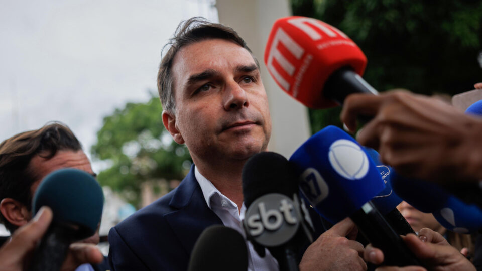 Flávio diz que Tarcísio constrói um “palanque forte” para sua candidatura