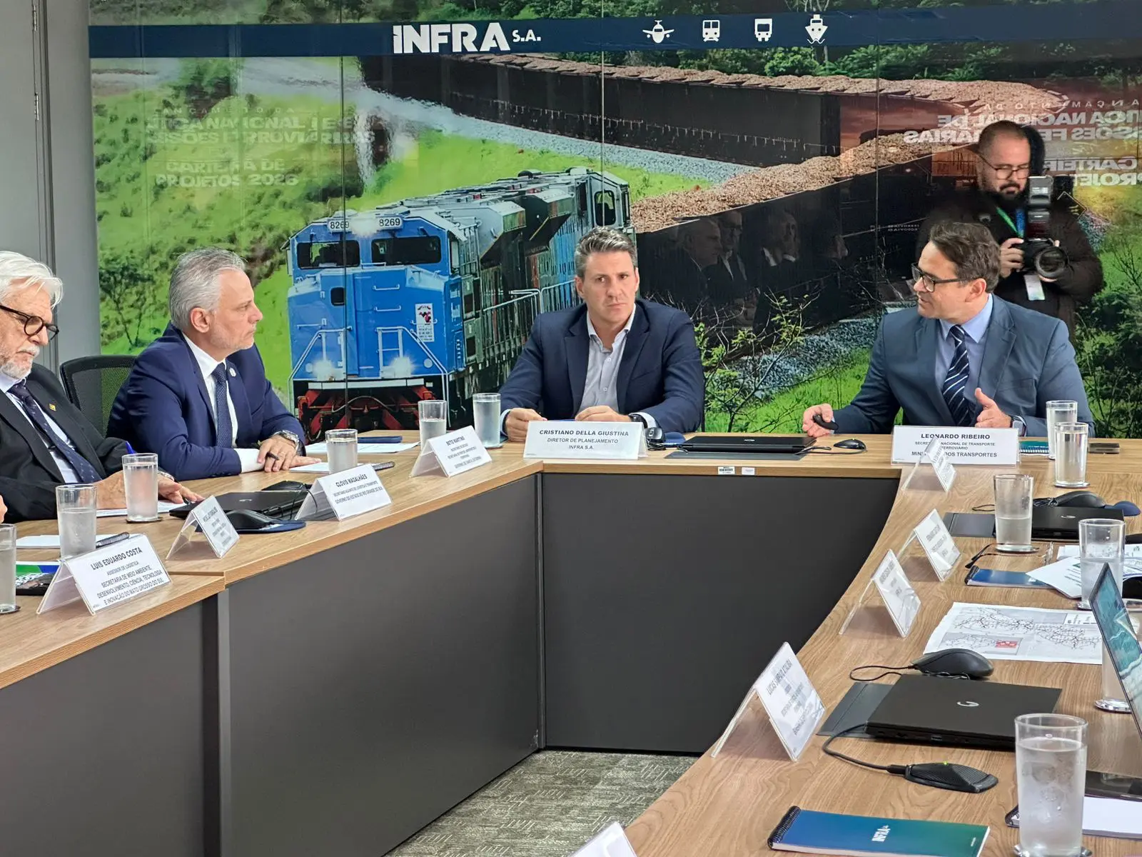 Secretário nacional de Transporte Ferroviário se comprometeu a incluir a contribuição dos estados no processo de concessão da Malha Sul.