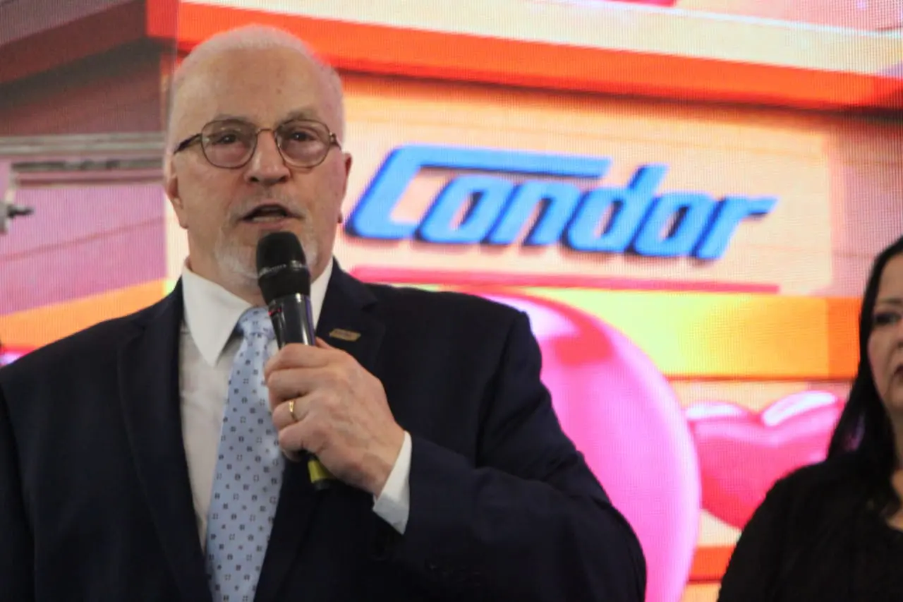 Pedro Joanir Zonta, presidente do Condor, durante a inauguração da nova unidade Mercês, que reforça o compromisso da rede com Curitiba e a inovação no varejo.
