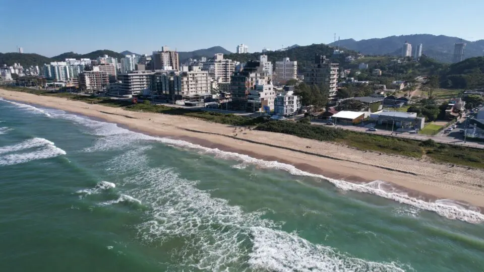 Acesso direto à Praia Brava pela BR-101 é previsto em projeto, que pode impulsionar valor do metro quadrado.