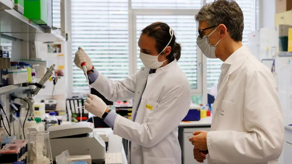 Labortário de virologia na Alemanha: saber diferenciar entre possibilidade e probabilidade é a chave para não transformar prudência em alarmismo