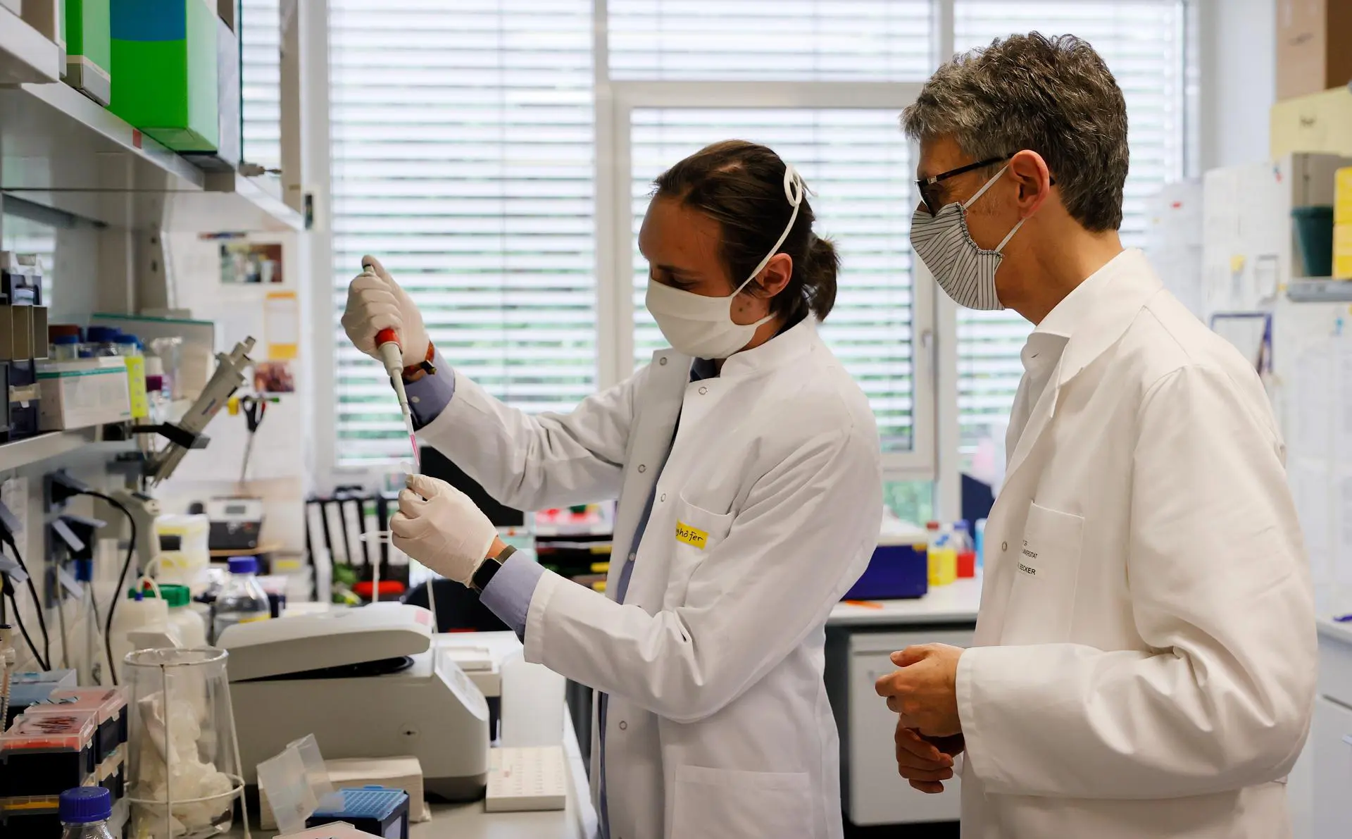 Labortário de virologia na Alemanha: saber diferenciar entre possibilidade e probabilidade é a chave para não transformar prudência em alarmismo