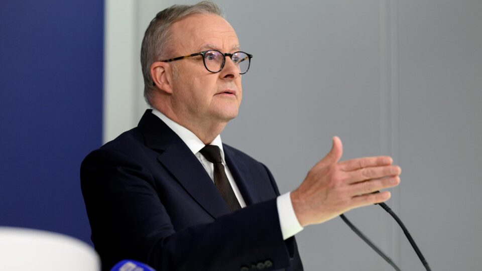 Atentado contra comunidade judaica reacende debate sobre antissemitismo e controle de armas na Austrália