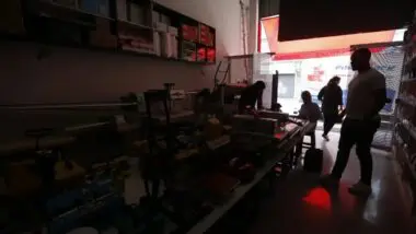 Estabelecimento no Bom Retiro (São Paulo-SP) sem luz.