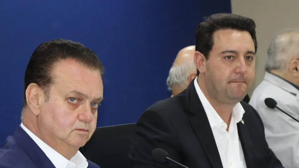 A candidatura de Flávio Bolsonaro à Presidência reorganiza o centrão e reforça Ratinho Junior como opção para 2026.