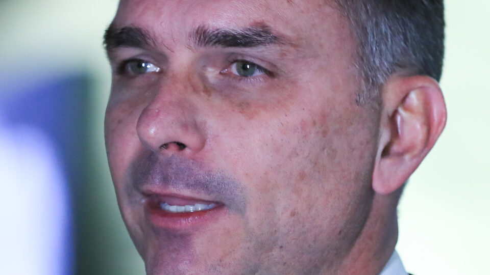 Flávio diz ter sido convidado para programa do Ratinho “fazer as pazes” com o SBT