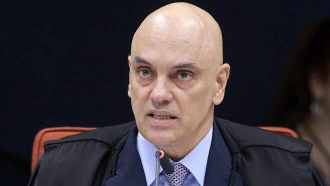 Moraes reconhece dúvida sobre ida de Filipe Martins aos EUA, mas nega violações