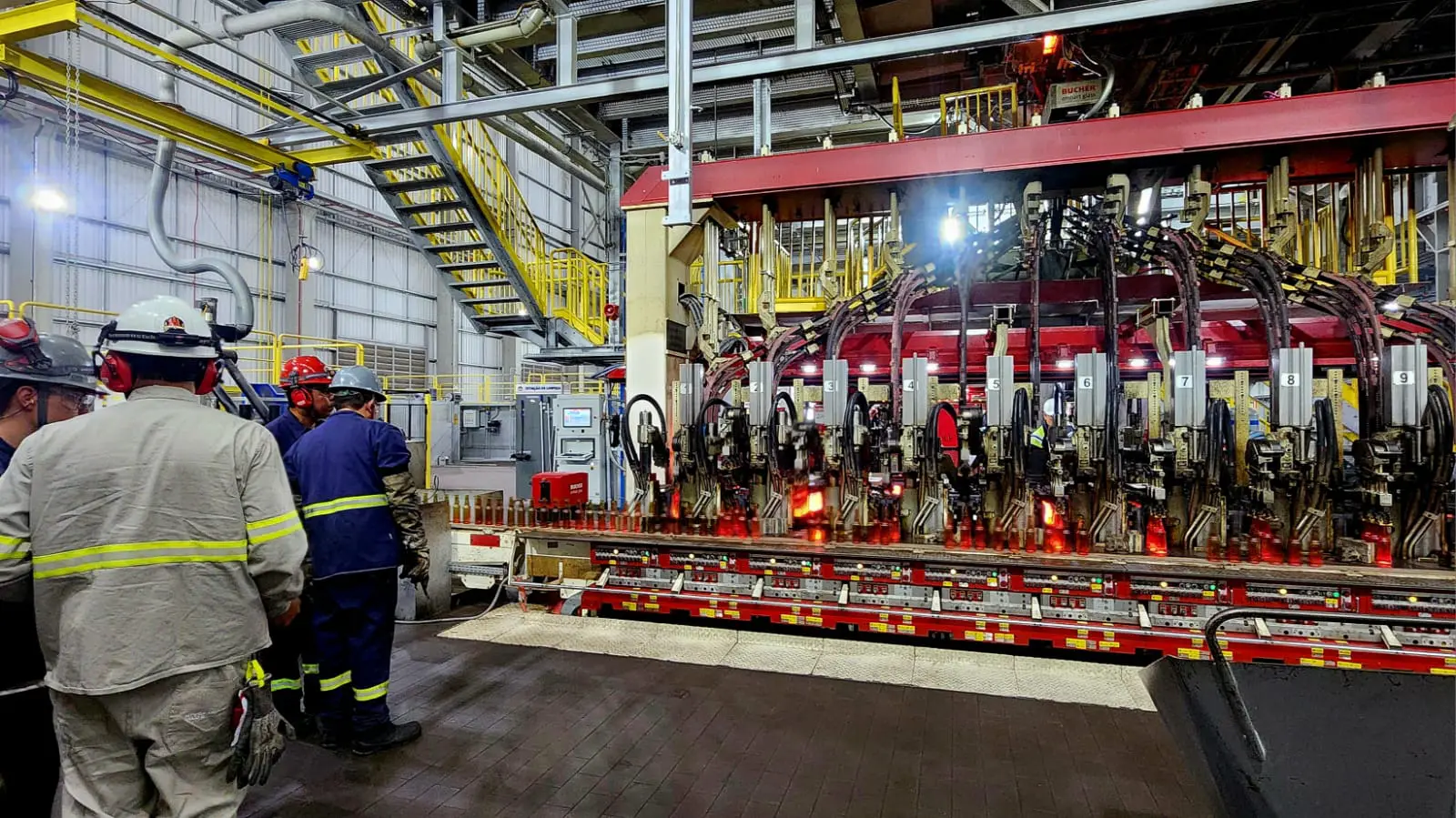 Tecnologia e escala reforçam a aposta industrial da Ambev e a expansão econômica dos Campos Gerais.