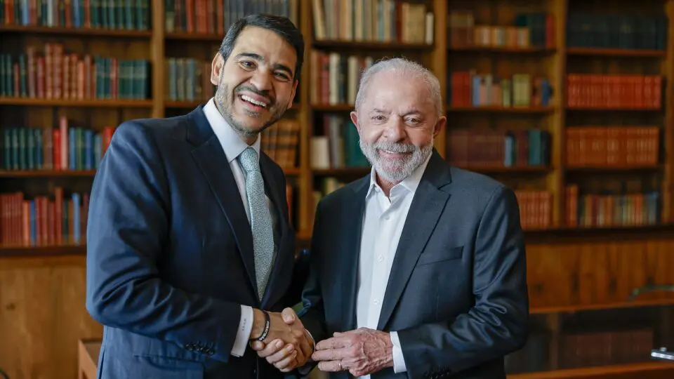 O advogado-geral da União, Jorge Messias, e o presidente Lula: acordo com Eletrobras favoreceu empresa dos irmãos Batista e custará caro ao contribuinte.