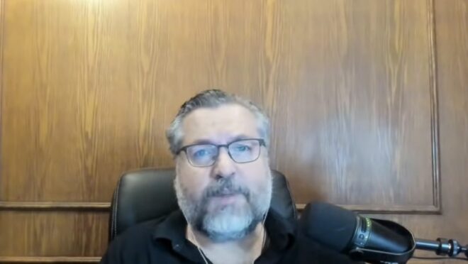 “Brasil está em nível 9 de 10 na escala de venezuelização”, diz Ernesto Araújo