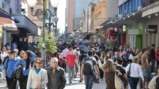 Comércio de Santa Catarina cresce 5,8% e inadimplência cai