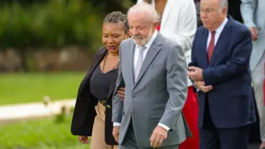 Lula e ministros se reúnem na Granja do Torto para reunião ministerial de final de ano.