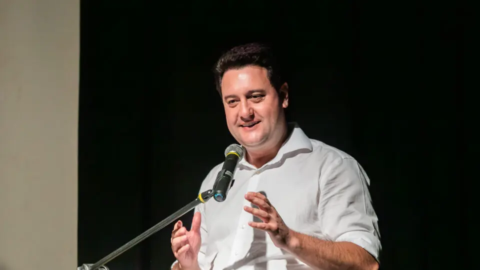 O governador do Paraná, Carlos Massa Ratinho Junior, destacou a importância estratégica de revisitar os fatos históricos para o planejamento estatal