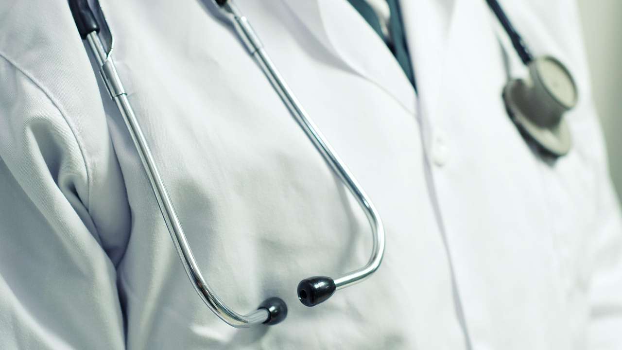 Reajustes nos planos de saúde são aplicados conforme categorias (individuais, familiares e coletivos) ou faixas etárias.