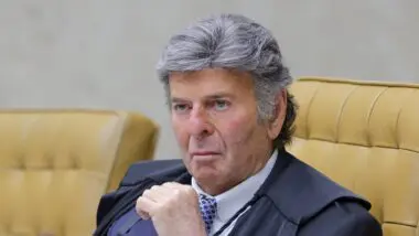 Fux pode analisar por até 90 dias um recurso que pretende mudar transição para regras relativas ao foro privilegiado.