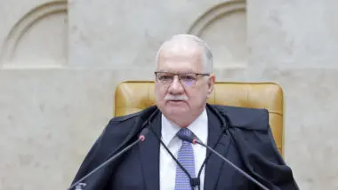 Edson Fachin, presidente do STF, na sessão de encerramento do ano judiciário de 2025.