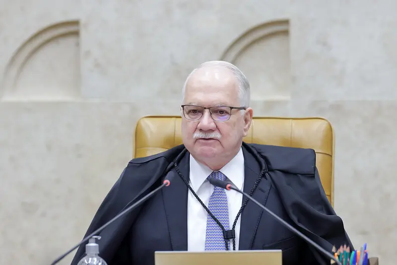 Edson Fachin, presidente do STF, na sessão de encerramento do ano judiciário de 2025.